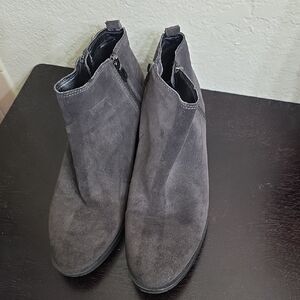 Kenneth Cole Dark Gray Suede Ankle Boots Size 10